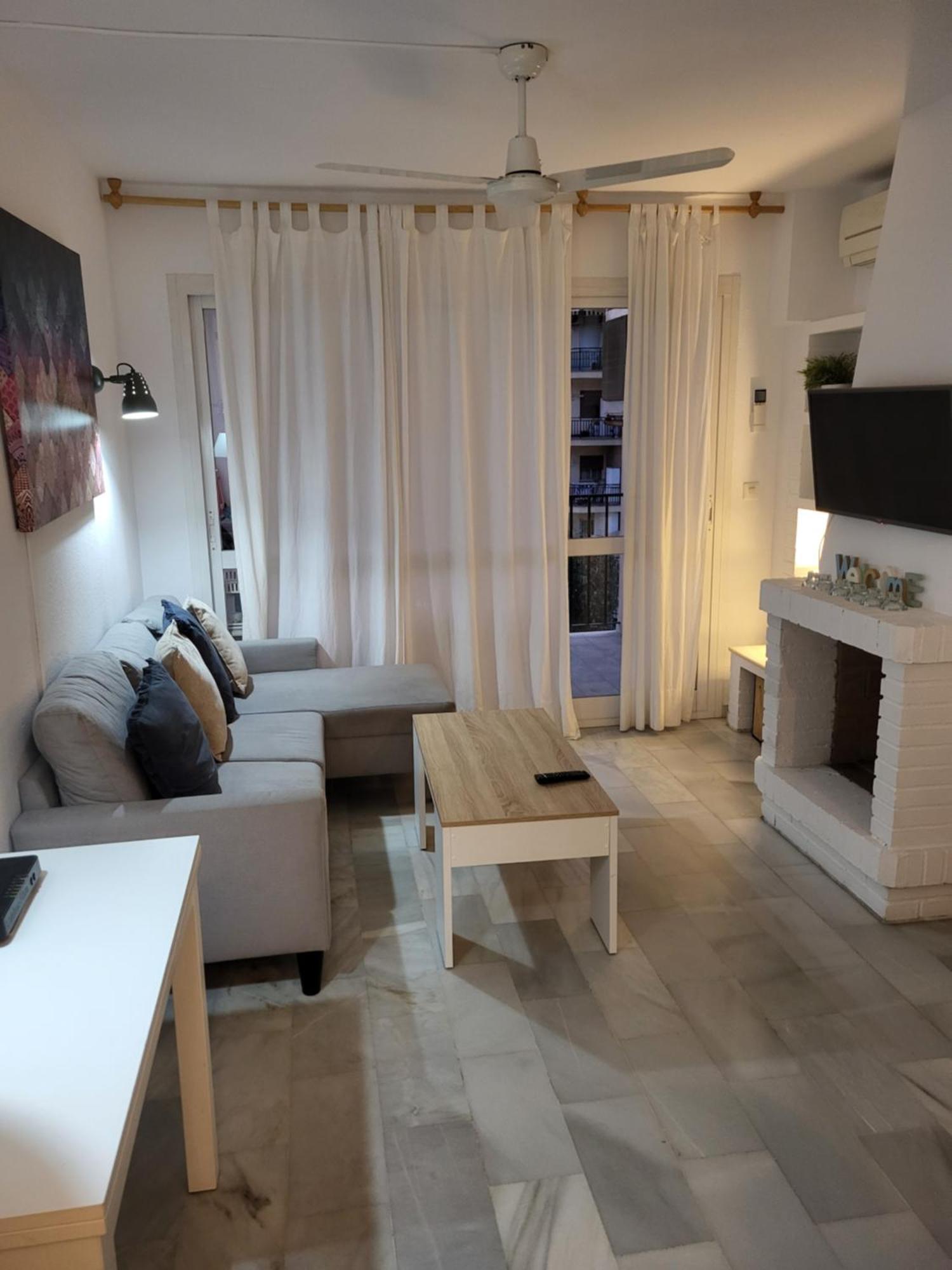 Erisa En Dos Min De La Playa, Puerto Marina Casa de férias